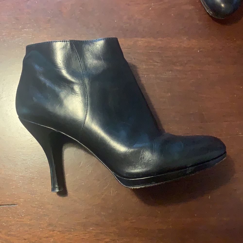 Via Spiga leather booties